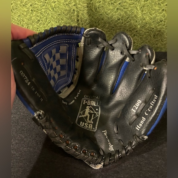 T Ball 10” Glove T Ball USA Approved - Picture 3 of 6